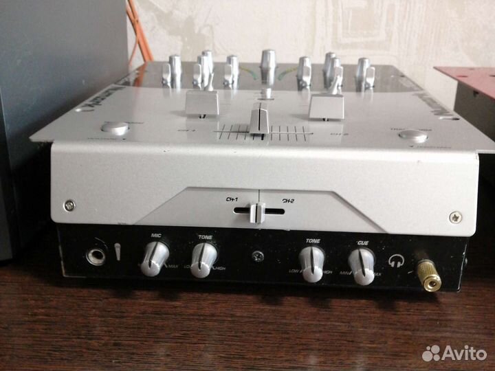 Активный микшерный пульт