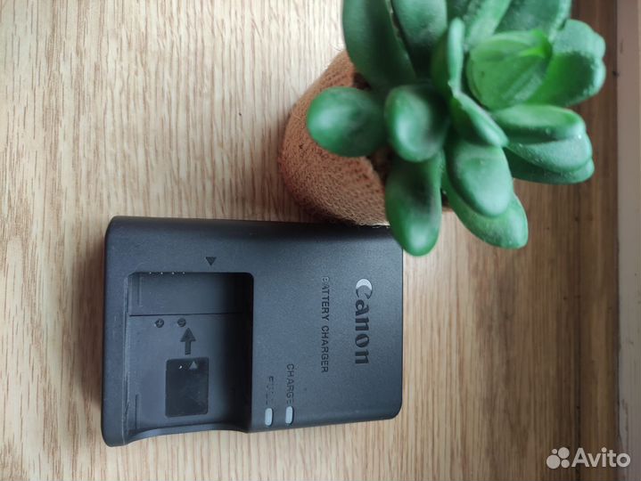 Зарядное устройство Canon LC-E12E
