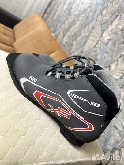 Лыжные ботинки