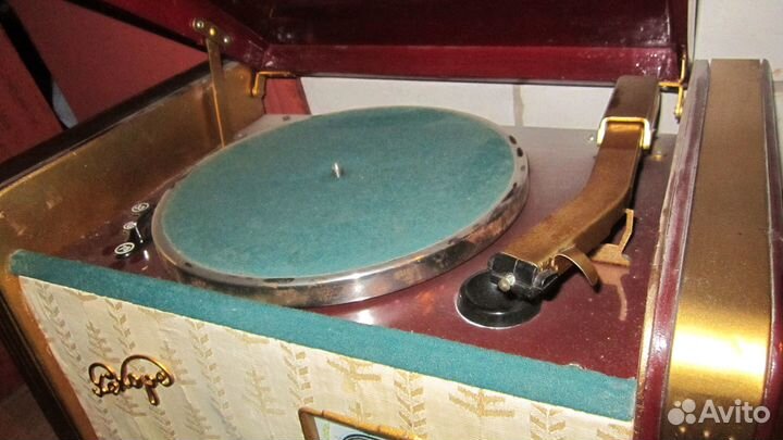 Ретро радиоприёмник Рекорд