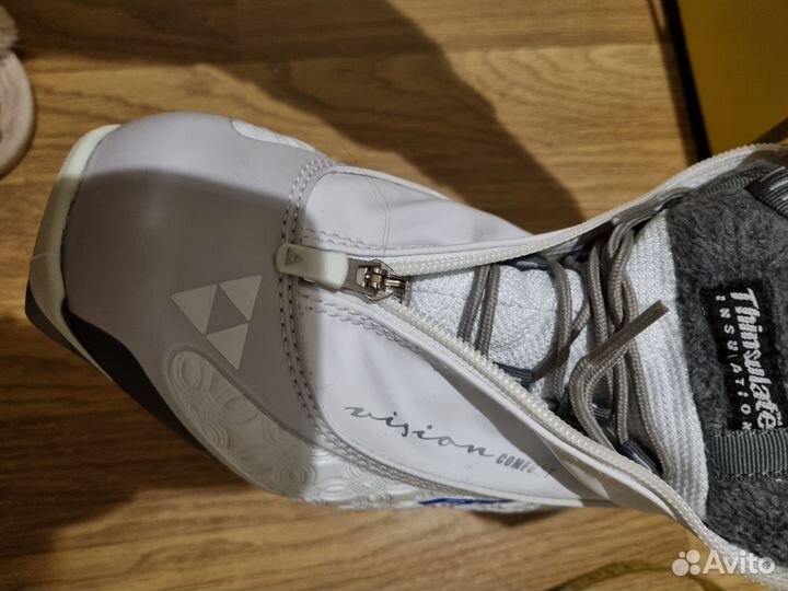 Лыжи беговые с креплением и обувью новые