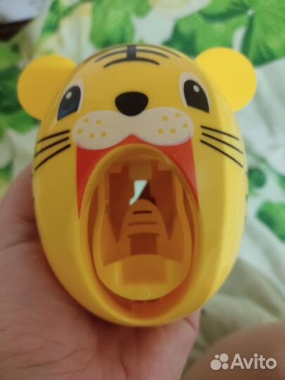 Дозатор для зубной пасты