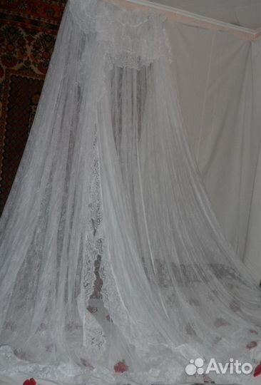 Красивый балдахин из тюля