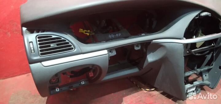 Ситроен С5 торпедо Citroen C5 в сборе с подушкой