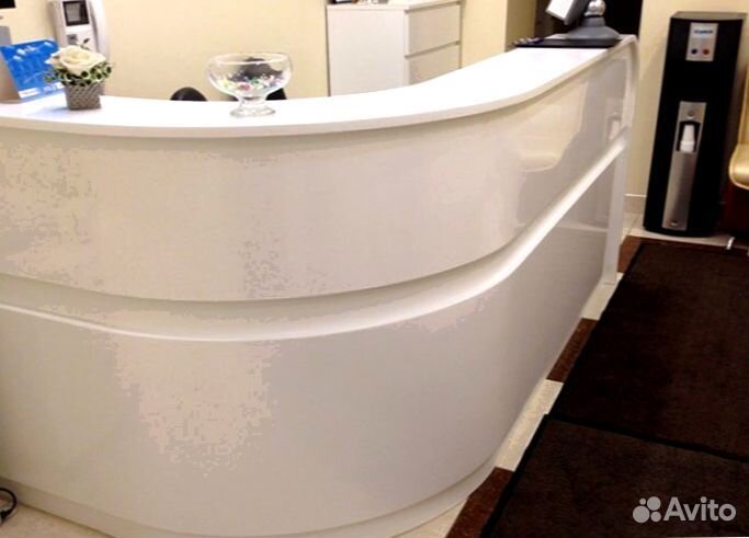 Барная стойка для клиники из искусственного камня