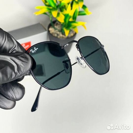 Солнцезащитные очки Ray-Ban