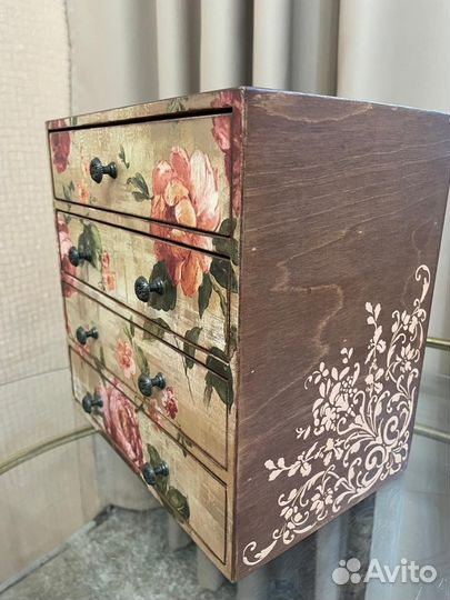 Шкатулка для украшений