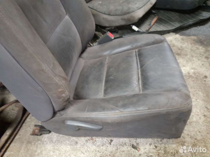 Передние сиденья в раб сост