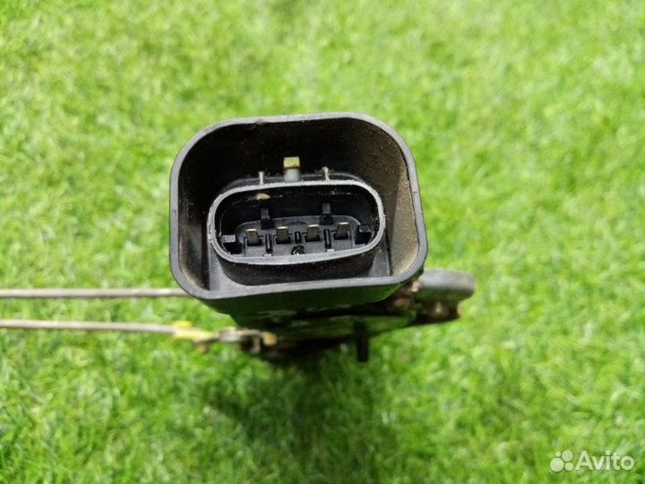 Замок двери задний левый Toyota Land Cruiser Prado