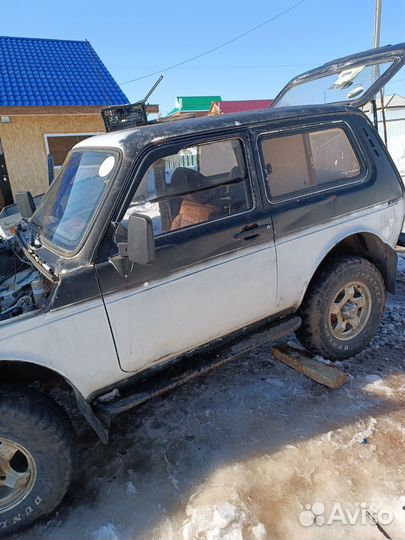 LADA 4x4 (Нива) 1.7 МТ, 2005, битый, 150 000 км