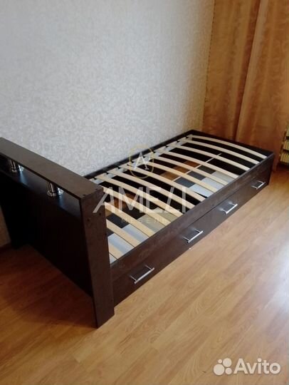 Кровать с ящиками