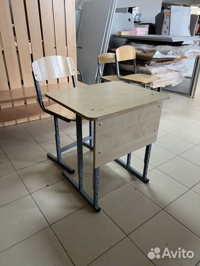 Комплект стол парта с регулировкой высоты