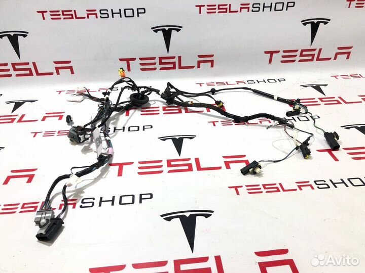 Электропроводка двери Tesla Model X 2018