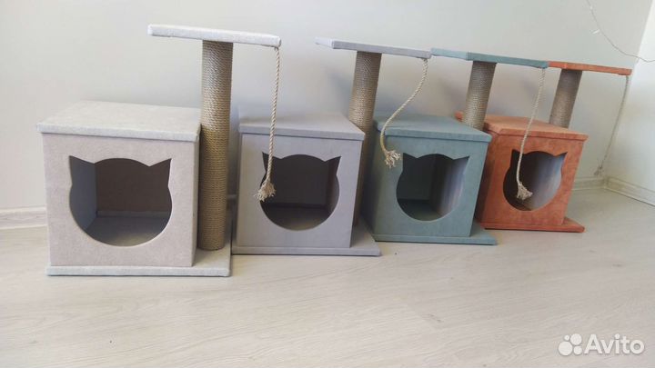Домик с когтеточкой для котят