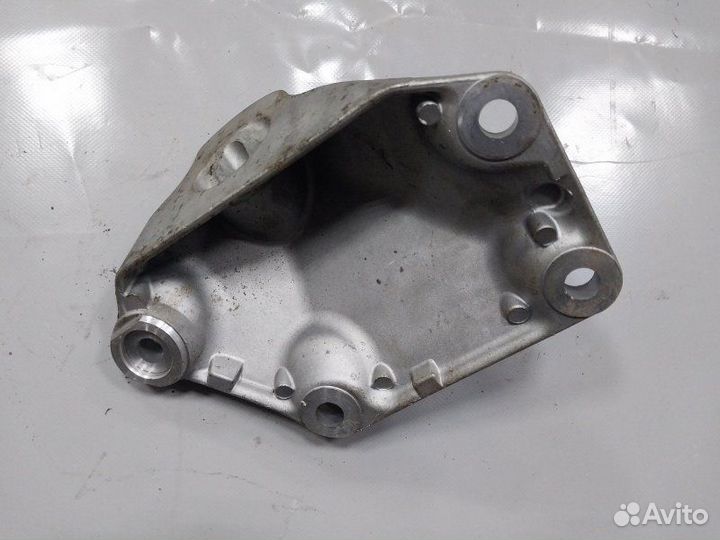 Кронштейн опоры двигателя левый Bmw E60 N52B30