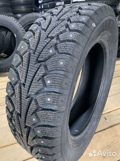 Hankook Winter I'Pike W409 215/65 R17 98T