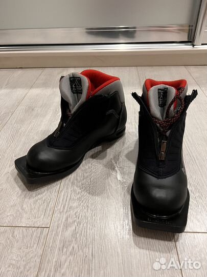 Ботинки лыжные