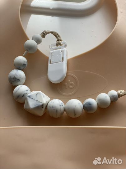 Бутылочки,поильник,ниблер,ложки,нагрудник