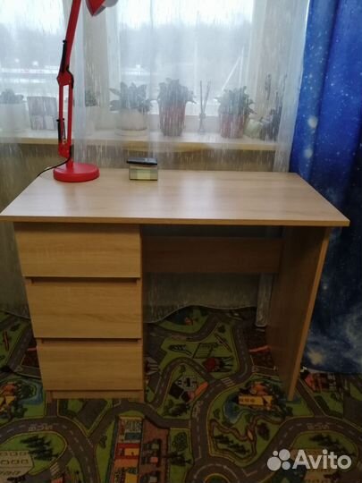 Письменный стол