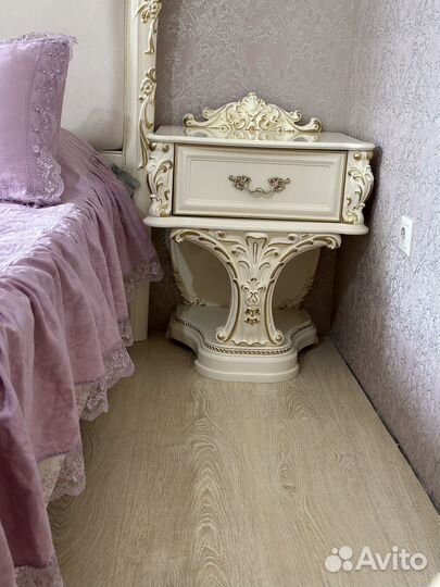 Спальный гарнитур