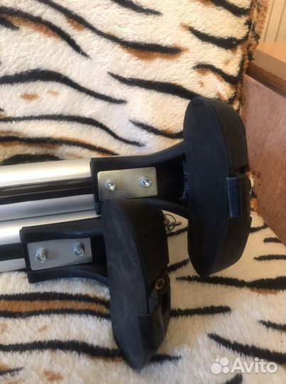 Багажник на крышу LUX и прищепка amos SkiLock-5