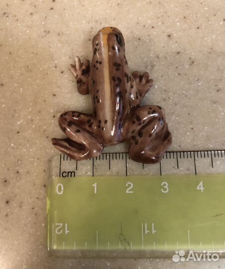 Лягушка фарфоровая статуэтка фигурка