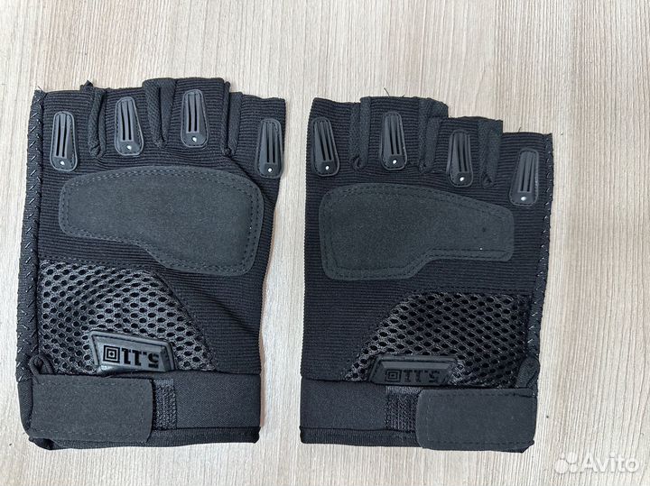 Перчатки без пальцев