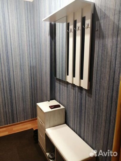 Вешалка настенная