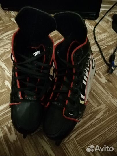 Коньки хоккейные