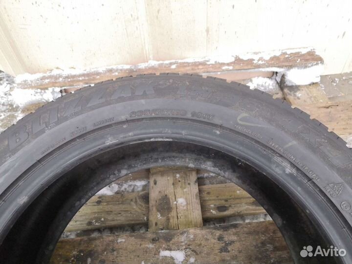 Bridgestone Blizzak LM-25 235/55 R19
