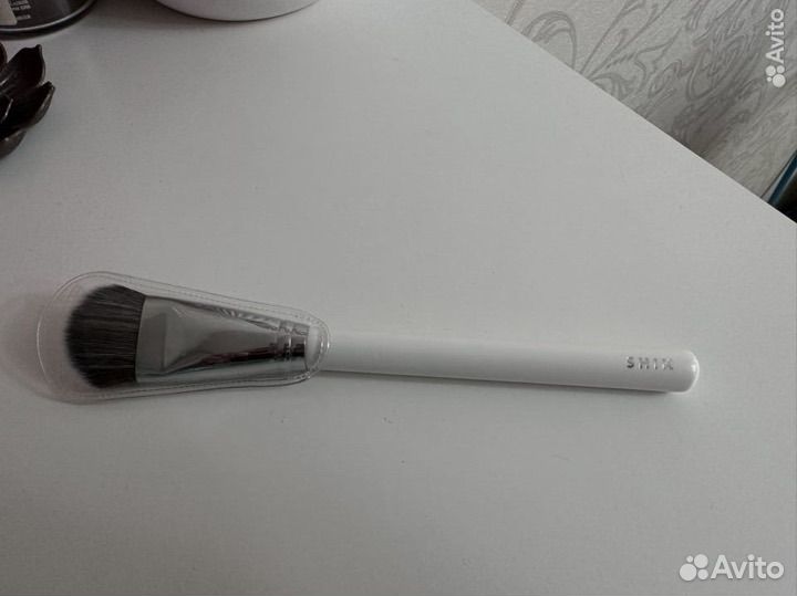 Shik кисть foundation