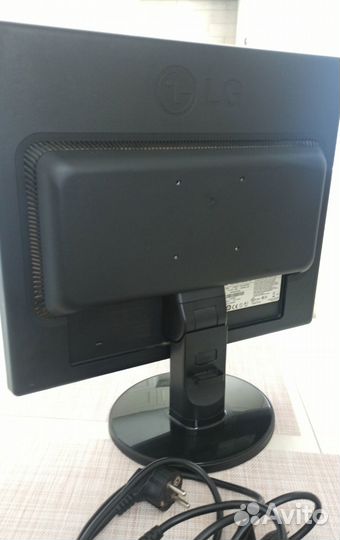 Монитор 19 дюймов LG