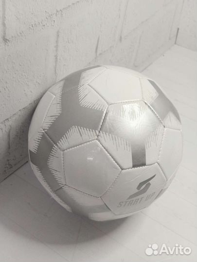 Футбольный мяч