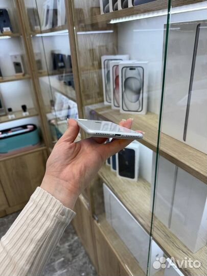 iPhone 8 Plus, 64 ГБ