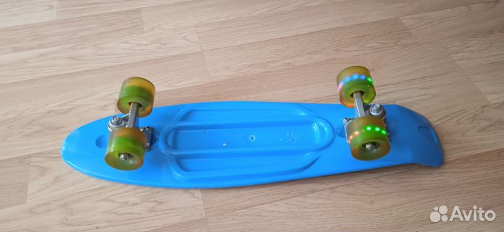 Пенни борд со светящимися колёсами (мини-круизер)