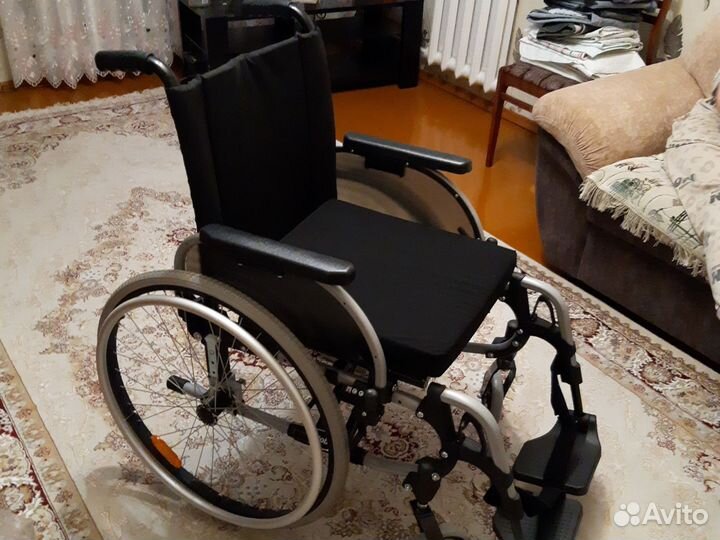 Прогулочная коляска новая