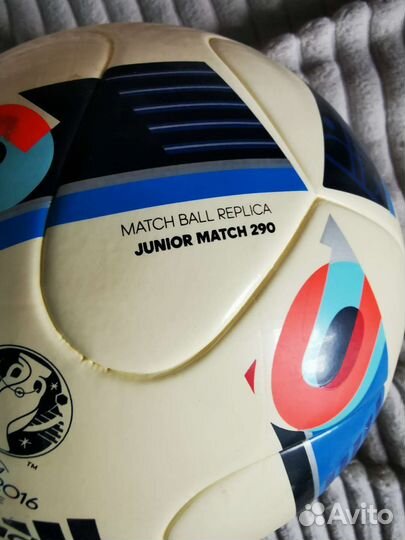 Футбольный мяч adidas euro 2016