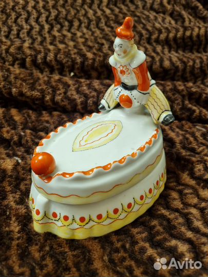 Шкатулка/маслёнка из серии 