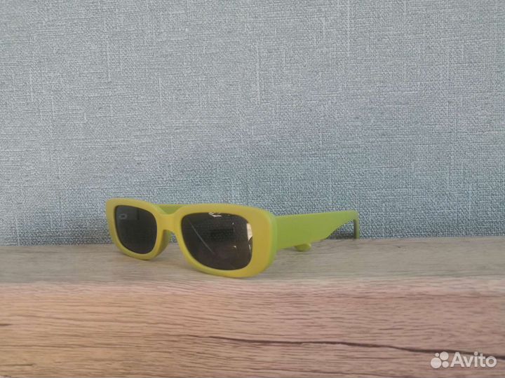 Очки солнцезащитные