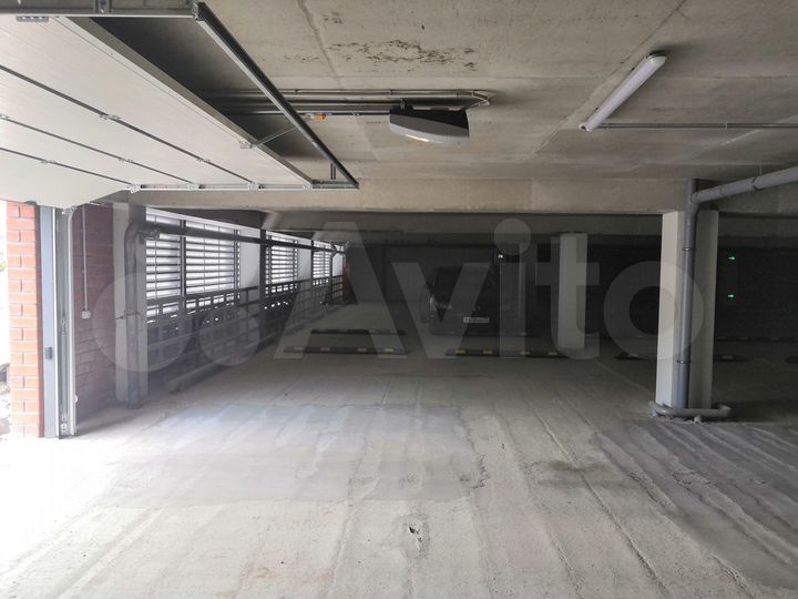 Машиноместо, 14 м²