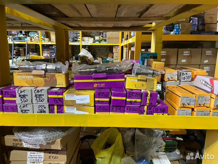 ZX330 клапан центральный прямой инжектор