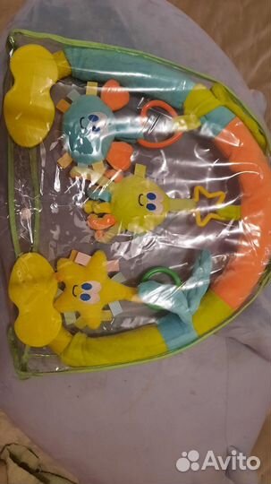 Дуга с игрушками на каляску или кроватку малыша