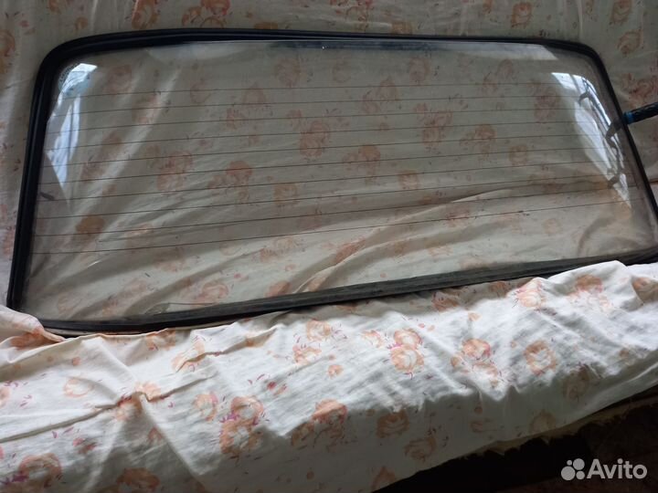 Заднее стекло ваз 2106