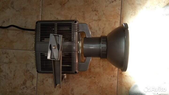 Прожектор ультраяркий металлогалогеновый 1000 вт