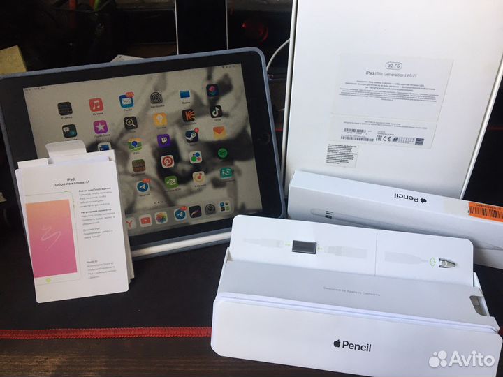 iPad 9.7 6th gen 32GB с apple pencil + procreate