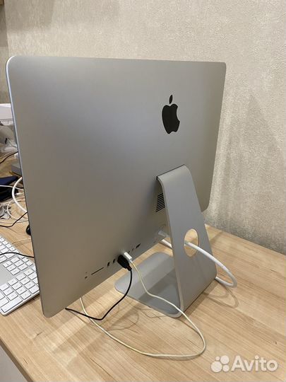Apple iMac 21,5 2017 4K ssd 500 / 32гб