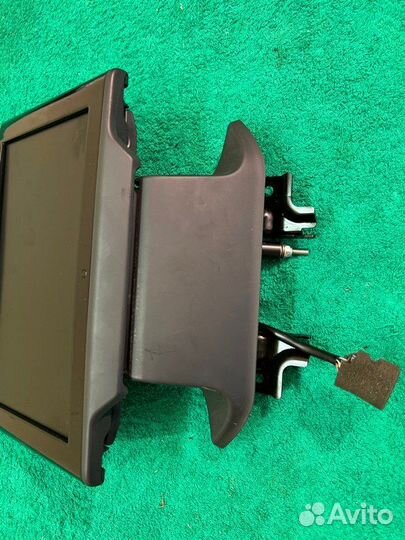 Монитор для заднего пассажира правый Audi A8 4H D4