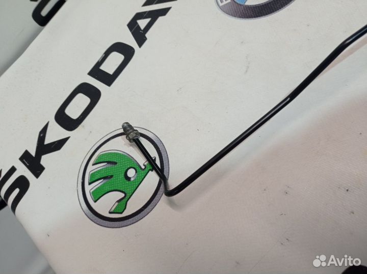 Трубка тормозная передняя левая Skoda Octavia A7