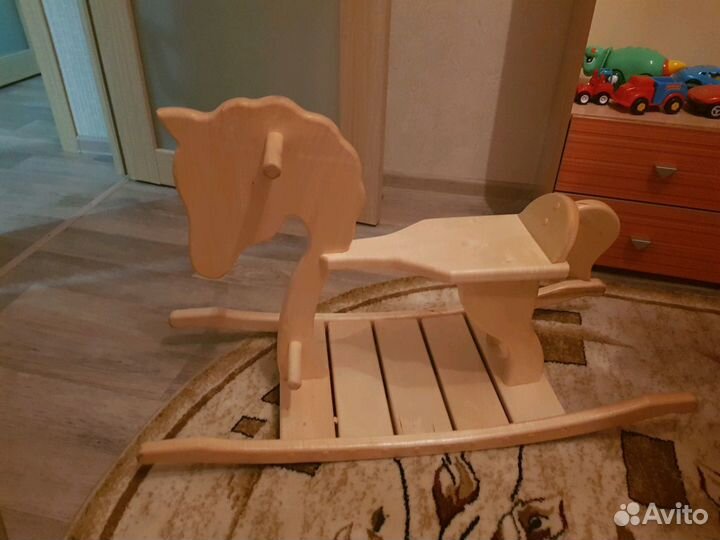 Лошадка каталка