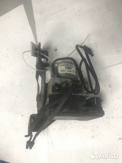 Блок abs передний Hyundai Solaris RB G4FC 2010